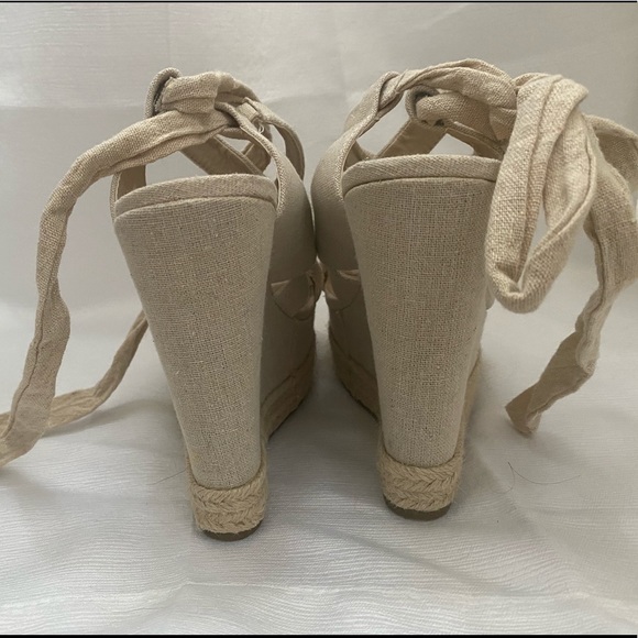 Wedge, tie up on ankle shoe - Picture 4 of 5